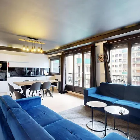 Bluestay 55 - A Paris